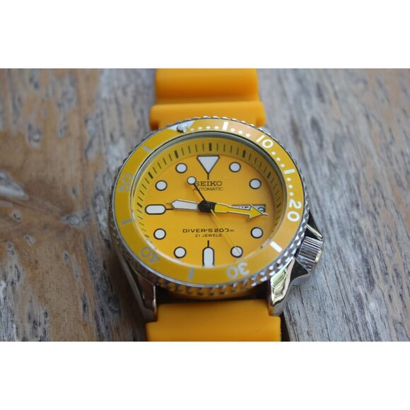 Seiko Other - Vintage 1981 Seiko Diver Automatic Mens Silver Watch W/daydate & Yellow accents
